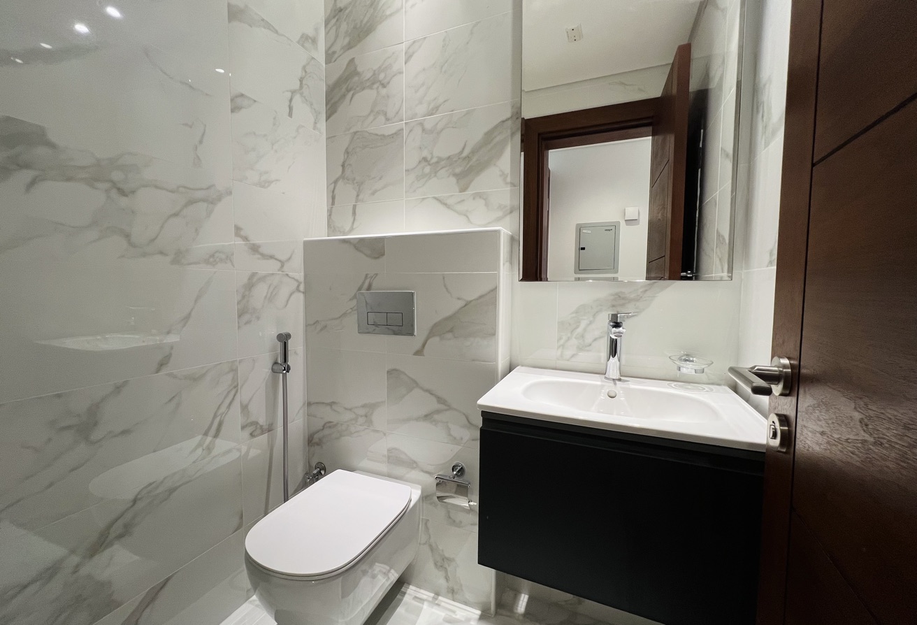 Luxury 1BR | Promenade Front thumbnail 13