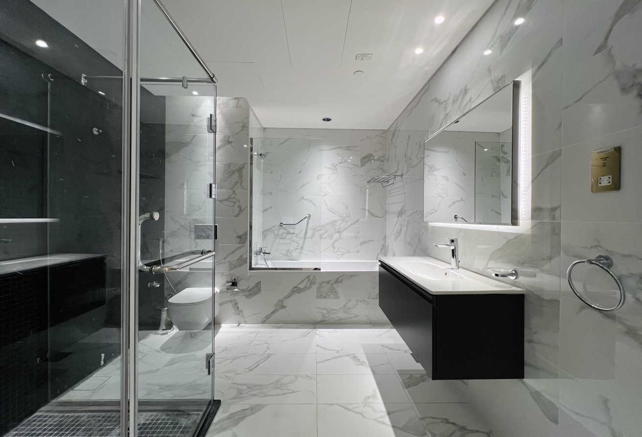 Luxury 1BR | Promenade Front thumbnail 7