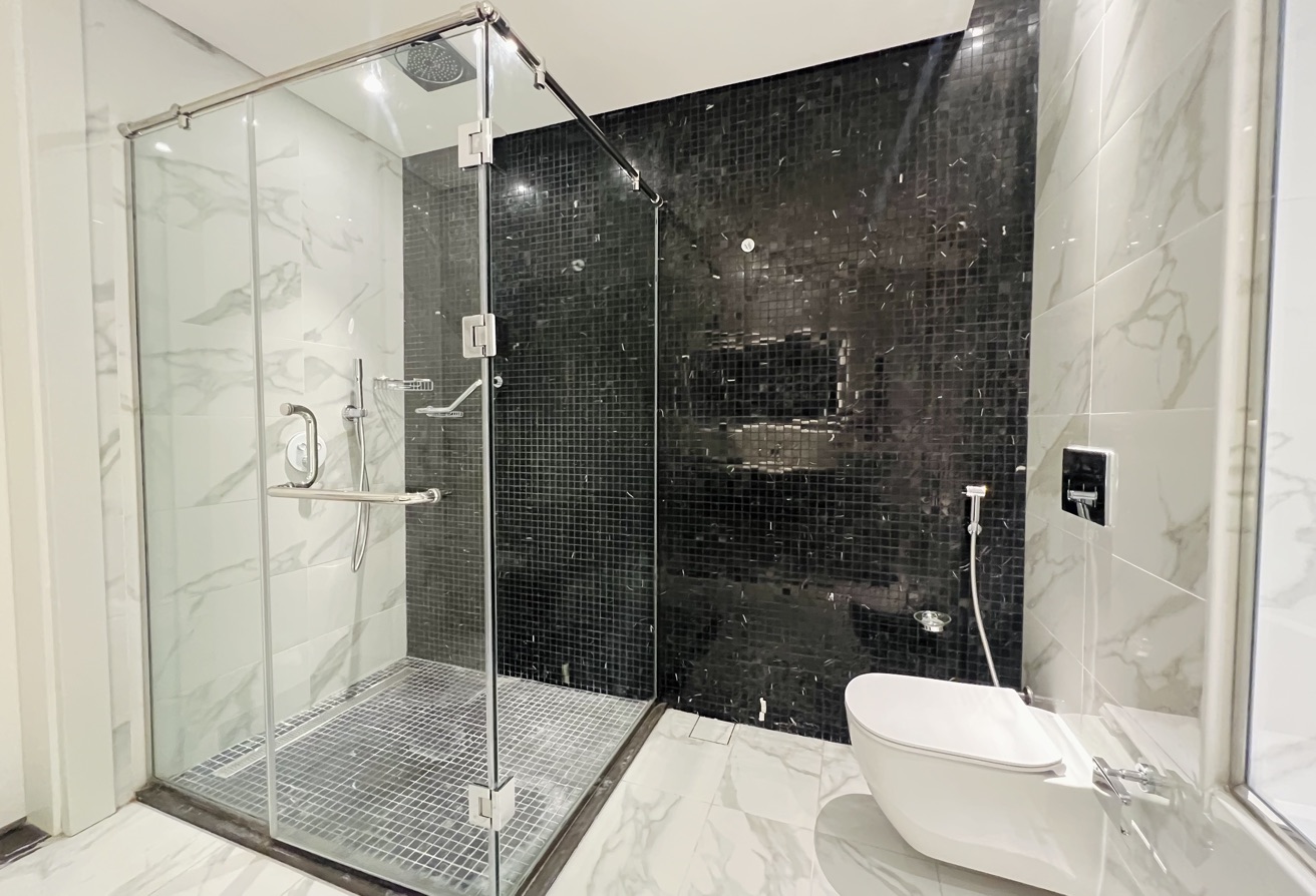 Luxury 1BR | Promenade Front thumbnail 8