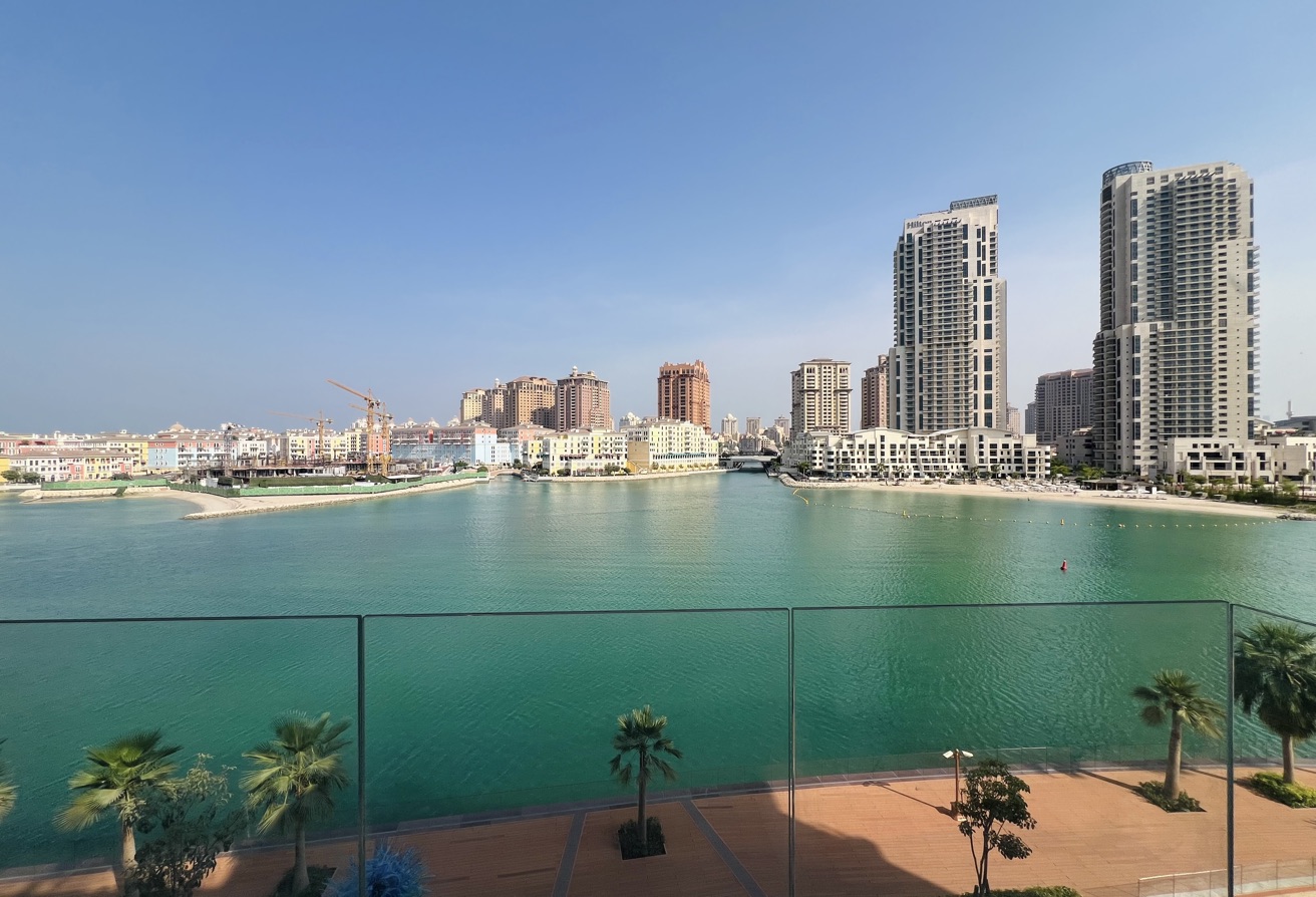Luxury 1BR | Promenade Front thumbnail 18
