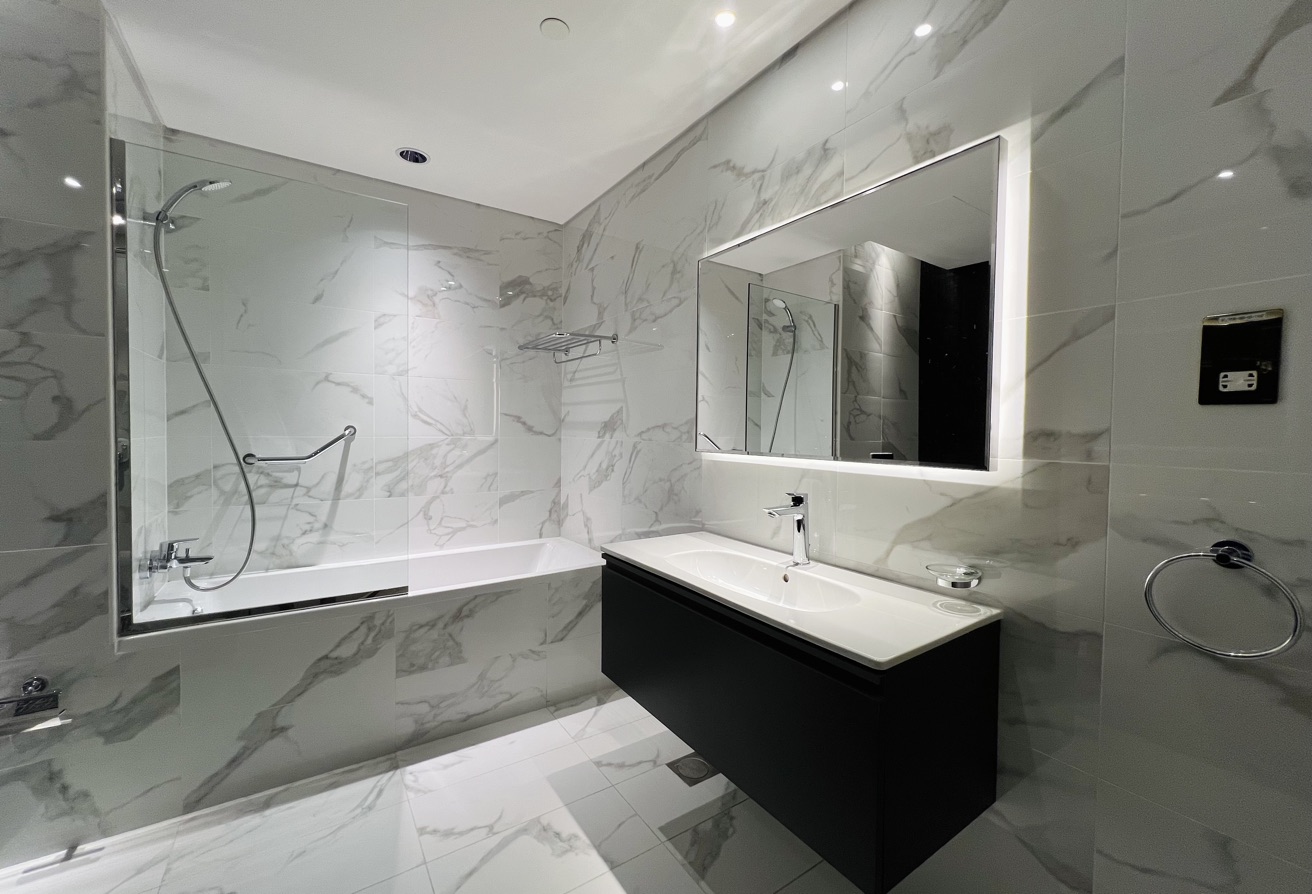 Luxury 1BR | Promenade Front thumbnail 9