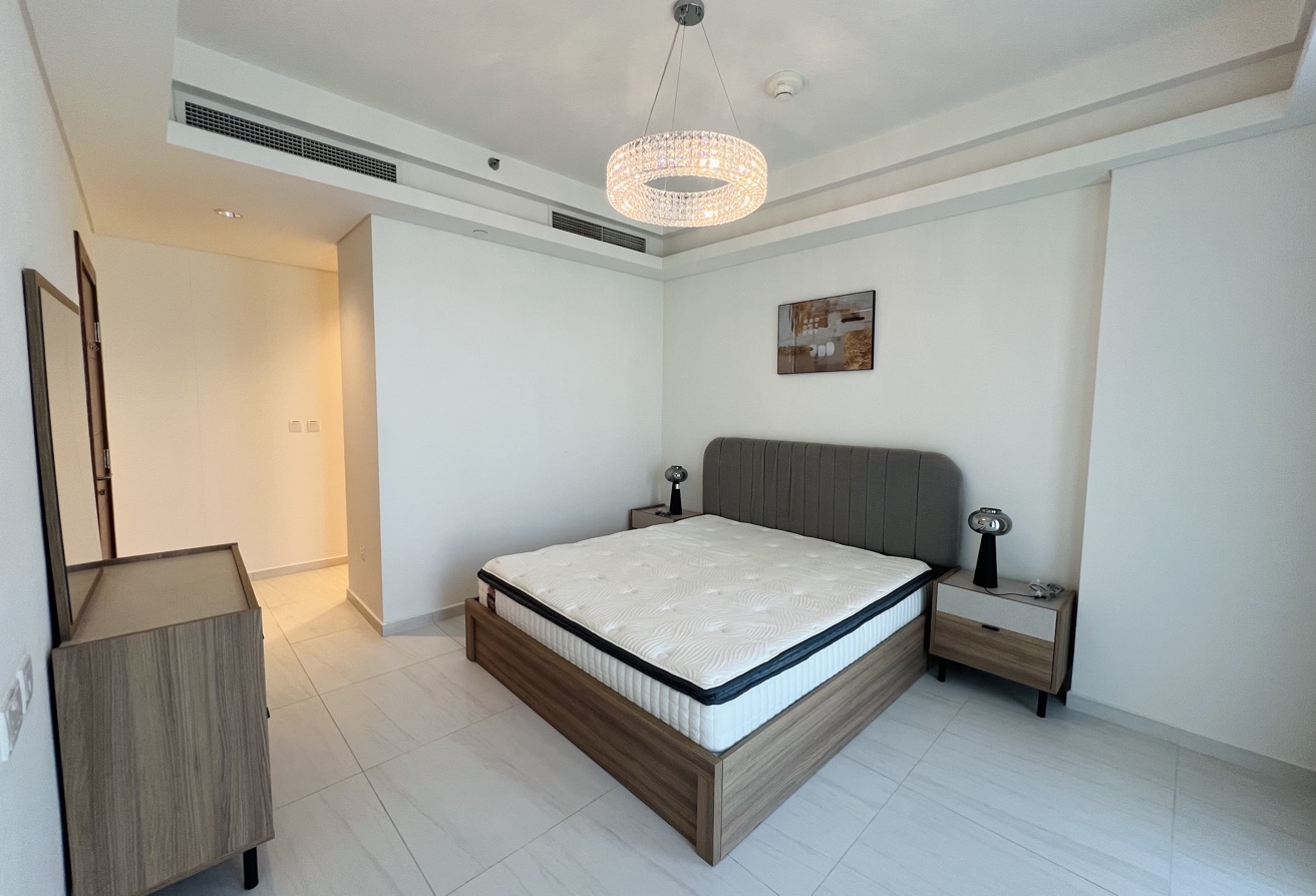 Luxury 1BR | Promenade Front thumbnail 6