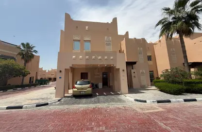 فيلا - 4 غرف نوم - 5 حمامات للايجار في فلل واست باي لاغون - وست باي لاجون - بحيرة وست لاجون - الدوحة