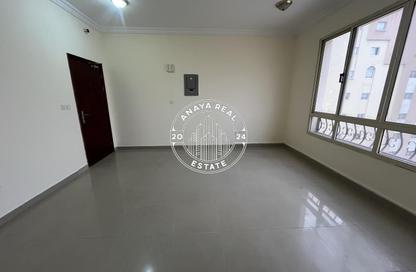 Apartment - 1 Bedroom - 1 Bathroom for rent in Umm Ghwailina Comm - Umm Ghuwalina - Umm Ghuwailina - Doha