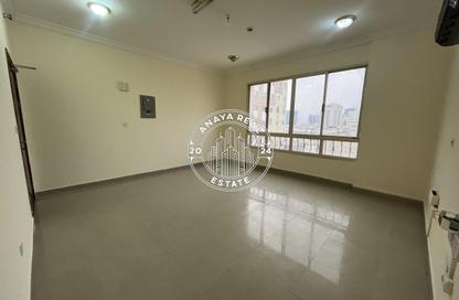 Apartment - 1 Bedroom - 1 Bathroom for rent in Umm Ghwailina Comm - Umm Ghuwalina - Umm Ghuwailina - Doha