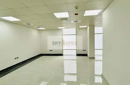 مساحات مكتبية - استوديو - 2 حمامات للايجار في برج السلام - شارع الكورنيش - شارع الكورنيش - الدوحة