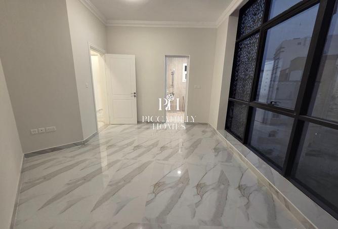 60893913 - Property Image 3