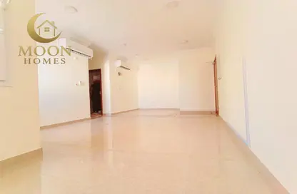 Apartment - 1 Bedroom - 1 Bathroom for rent in Umm Ghwailina Comm - Umm Ghuwalina - Umm Ghuwailina - Doha