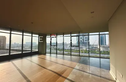 Apartment - 1 Bedroom - 2 Bathrooms for sale in Seef Lusail Tower 1 - Seef Lusail - Lusail City - Lusail