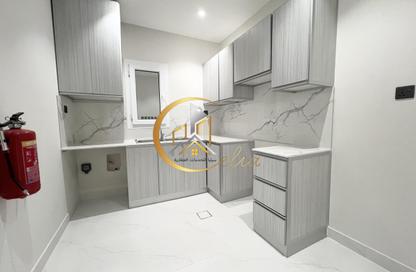 Apartment - 2 - 3 for rent in Bin Omran 35 - Fereej Bin Omran - Doha