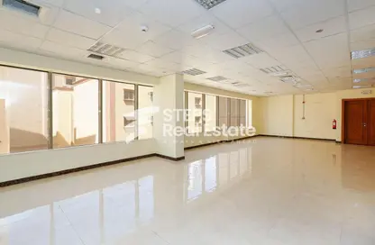 Office Space - Studio - 2 Bathrooms for rent in Al Jazeera Street - Fereej Bin Mahmoud North - Fereej Bin Mahmoud - Doha
