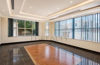 Villa - 6 - 6 for rent in Onaiza Street - Diplomatic Area - Doha