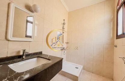 Apartment - 3 Bedrooms - 3 Bathrooms for rent in Al Nasr Street - Al Nasr - Doha