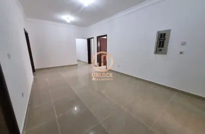 Apartment - 3 Bedrooms - 2 Bathrooms for rent in Anas Street - Fereej Bin Mahmoud North - Fereej Bin Mahmoud - Doha