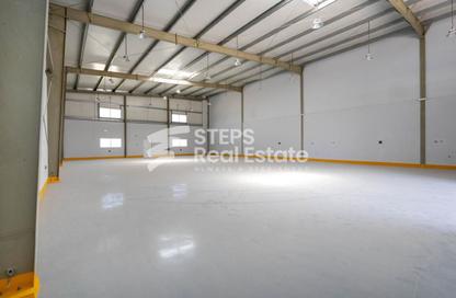 Warehouse - Studio - 1 for rent in East Industrial Street - Birkat Al Awamer - Al Wakra