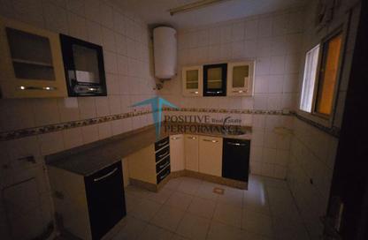 Apartment - 2 Bedrooms - 2 Bathrooms for rent in Bin Omran 46 - Fereej Bin Omran - Doha