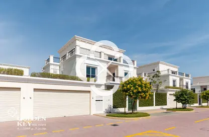 فيلا - 6 غرف نوم - 7 حمامات للايجار في حدائق فلورستا - حدائق فلورستا - جزيرة اللؤلؤة - الدوحة