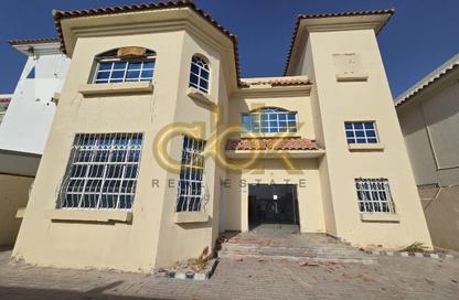 Villa - Studio - 5 Bathrooms for rent in Al Markhiya Street - Al Markhiya - Doha