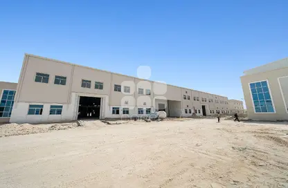 Shop - Studio - 4 Bathrooms for rent in East Industrial Street - Birkat Al Awamer - Al Wakra