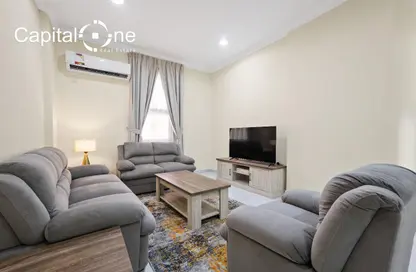 Apartment - 2 Bedrooms - 2 Bathrooms for rent in Al Zubair Bakkar Street - Al Sadd - Doha