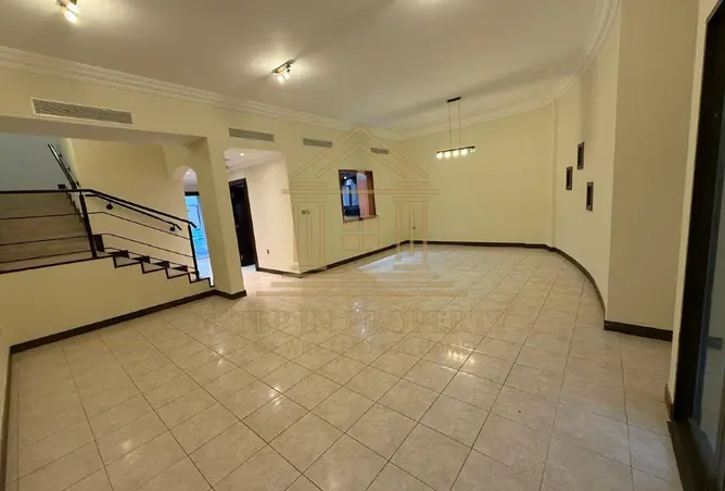 1027812 - Property Image 2