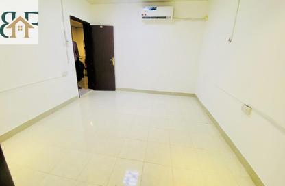 Apartment - Studio - 1 Bathroom for rent in Muntazah 7 - Al Muntazah - Doha