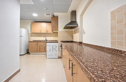 Apartment - 1 - 2 for sale in West Porto Drive - Porto Arabia - The Pearl Island - Doha