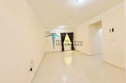 Apartment - 3 Bedrooms - 3 Bathrooms for rent in Fereej Bin Omran - Doha