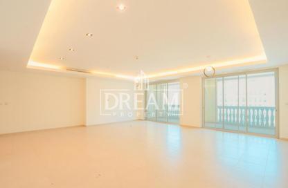 Apartment - 3 Bedrooms - 4 Bathrooms for sale in Viva West - Viva Bahriyah - The Pearl Island - Doha