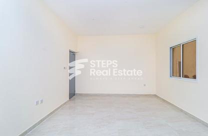 Labor Camp - Studio - 7+ Bathrooms for rent in Umm Salal Mahammad - Umm Salal City - Doha