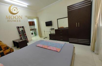 Apartment - Studio - 1 Bathroom for rent in Umm Ghwailina Comm - Umm Ghuwalina - Umm Ghuwailina - Doha