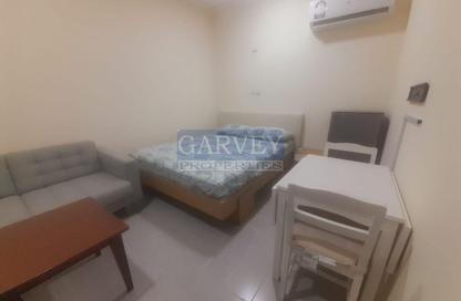 Apartment - Studio - 1 for rent in Al Dafna - Al Dafna - Doha