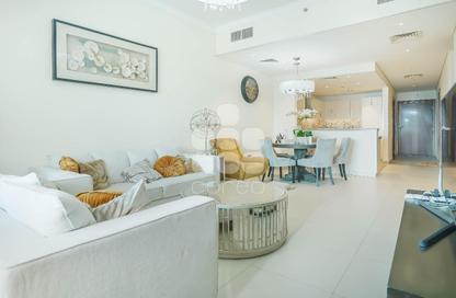 Apartment - 2 Bedrooms - 3 Bathrooms for rent in Viva Central - Viva Bahriyah - The Pearl Island - Doha