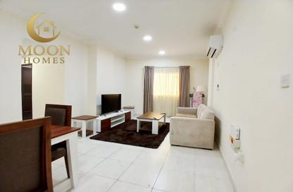 شقة - غرفة نوم - 1 حمام للايجار في ام غوالينا تجارية - ام غويلينا - أم غويلينا - الدوحة