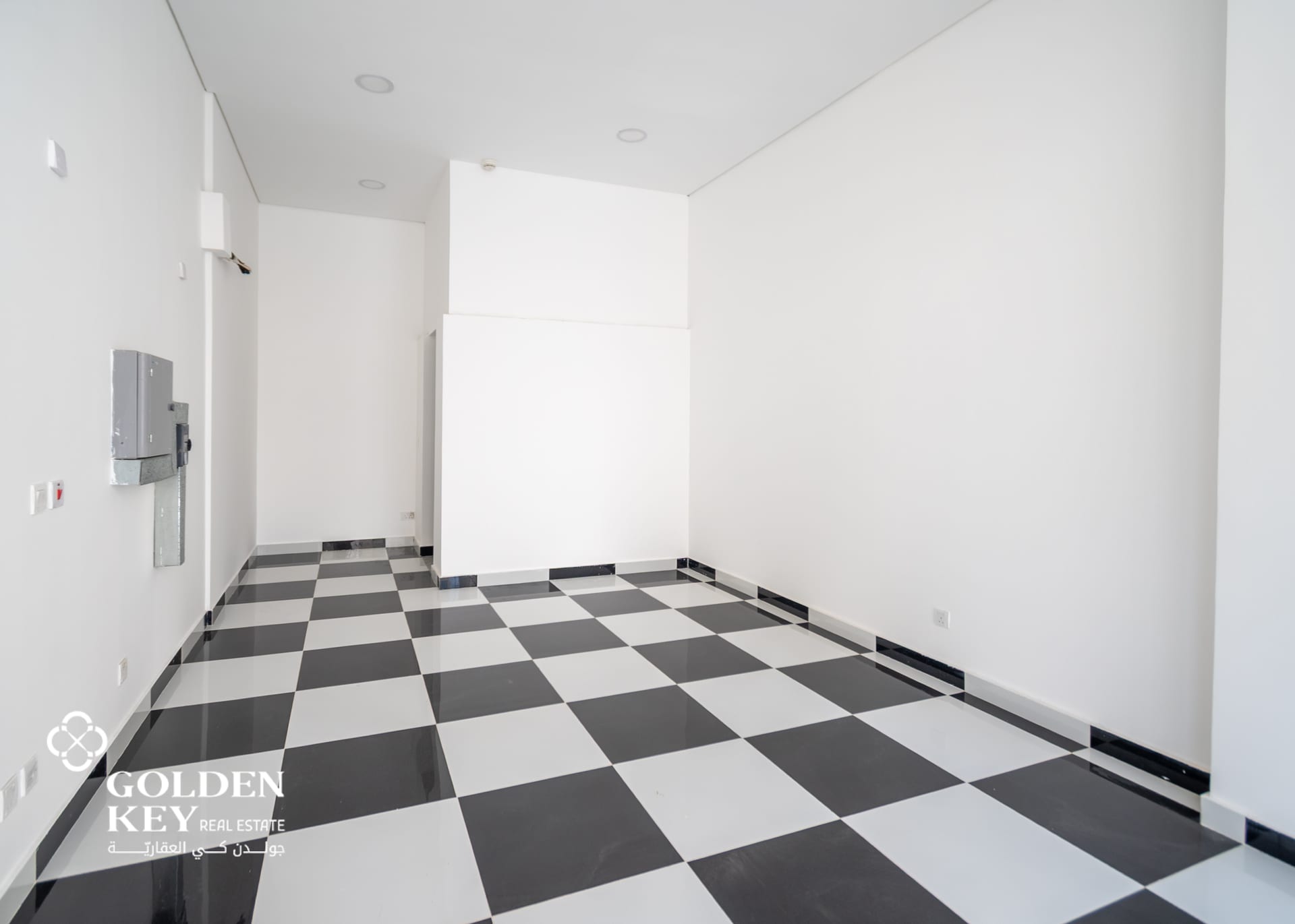 محل التجزئة المتاح | 53 SQM | الوعب