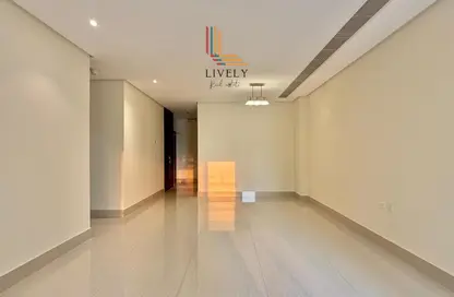 Apartment - 2 Bedrooms - 2 Bathrooms for rent in Marina Tower 21 - Marina District - Lusail