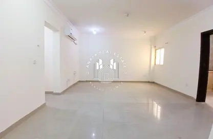 Apartment - 1 Bedroom - 2 Bathrooms for rent in Umm Ghuwalina - Umm Ghuwailina - Doha