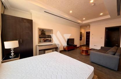 Apartment - Studio - 1 Bathroom for rent in Regency Pearl 2 - Regency Pearl 2 - The Pearl Island - Doha Apartment - Studio - 1 Bathroom for rent in Regency Pearl 2 - Regency Pearl 2 - The Pearl Island - Doha