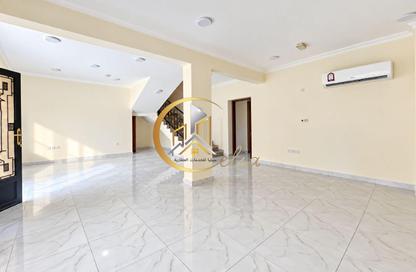 Villa - 5 - 4 for rent in Al Hanaa Street - Al Gharrafa - Doha