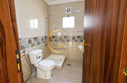Villa - 5 - 4 for rent in Al Hanaa Street - Al Gharrafa - Doha