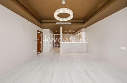 Apartment - 1 Bedroom - 2 Bathrooms for rent in Gewan Island - The Pearl Island - Doha