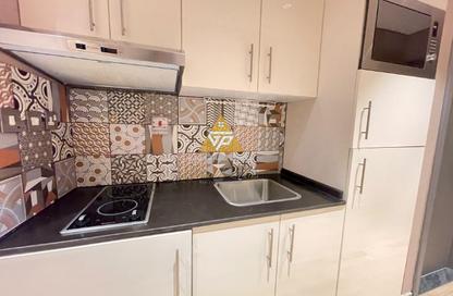 Apartment - Studio - 1 for rent in Ramada Commercial Building - Al Rawabi Street - Al Muntazah - Doha