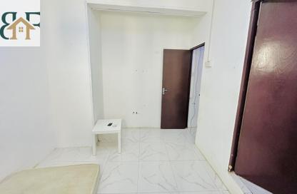 Apartment - Studio - 1 Bathroom for rent in Muntazah 7 - Al Muntazah - Doha