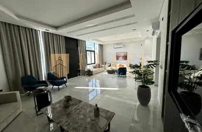 Villa - 5 Bedrooms for rent in Al Hadara Street - Al Thumama - Doha