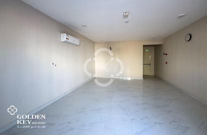 Warehouse - Studio for rent in East Industrial Street - Birkat Al Awamer - Al Wakra