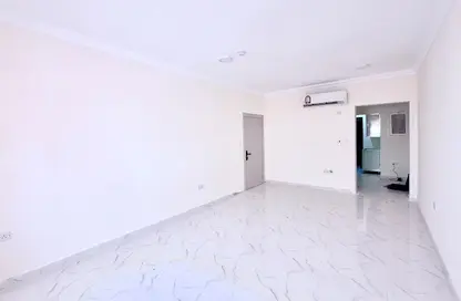 شقة - 1 حمام للايجار في الغرافة - الغرافة - الدوحة