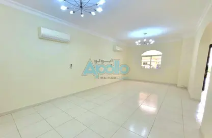 فيلا - 5 غرف نوم - 4 حمامات للايجار في شارع سوق الجملة - أبو هامور - الدوحة فيلا - 5 غرف نوم - 4 حمامات للايجار في شارع سوق الجملة - أبو هامور - الدوحة