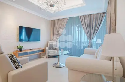 Apartment - 2 Bedrooms - 3 Bathrooms for rent in Imperial Diamond - Viva Bahriyah - The Pearl Island - Doha