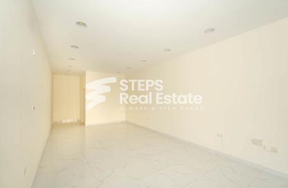 Shop - Studio - 1 Bathroom for rent in Bu Hamour Street - Abu Hamour - Doha