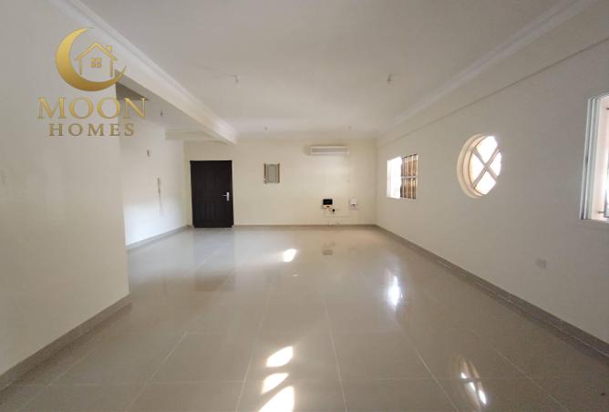 52180348 - Property Image 2